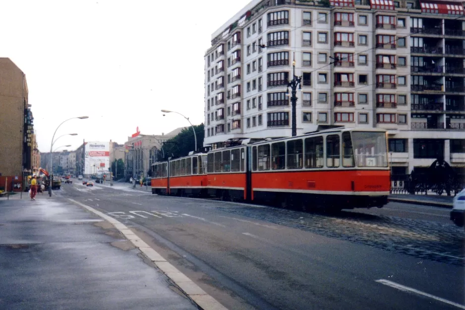 Berlin sporvognslinje 71 på Weidendammer Brücke (1991)