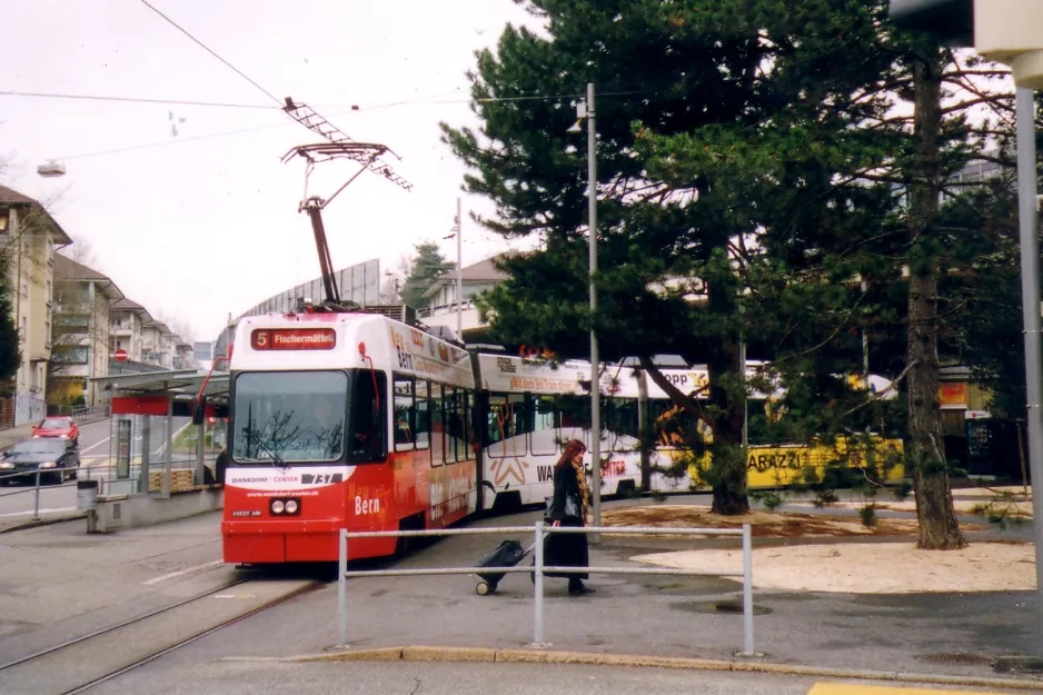 Bern sporvognslinje 5 med ledvogn 737 ved Ostring (2006)
