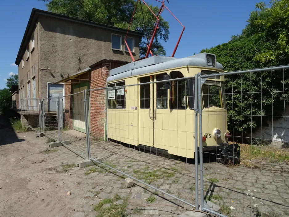 Brandenburg an der Havel motorvogn 105 foran Straßenbahnmuseum (2024)