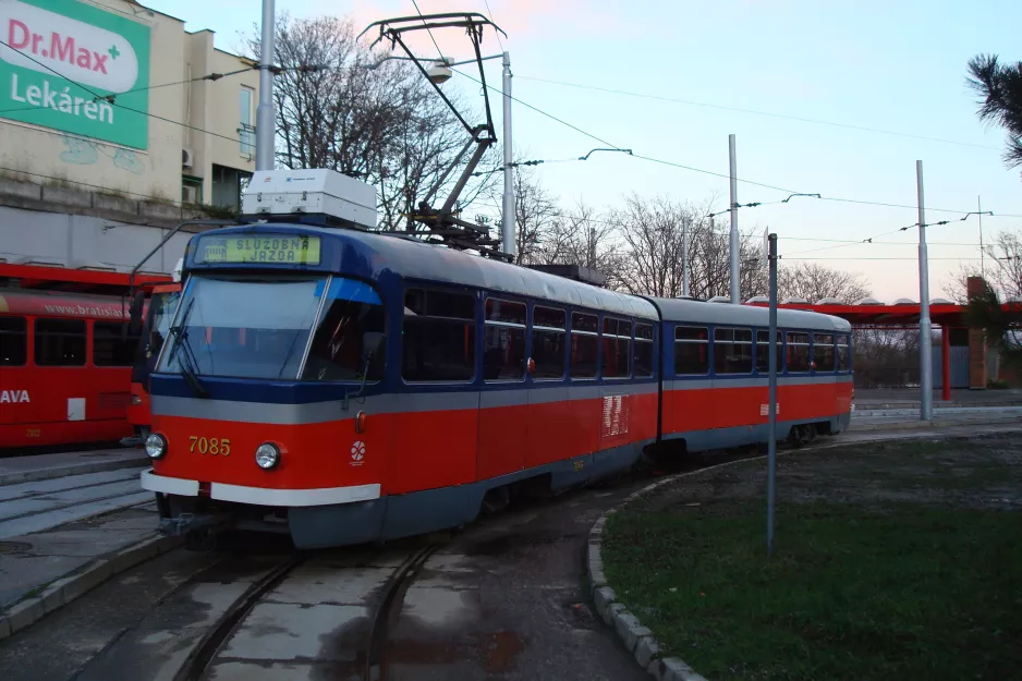 Bratislava ledvogn 7085 ved Hlavná stanica (2014)