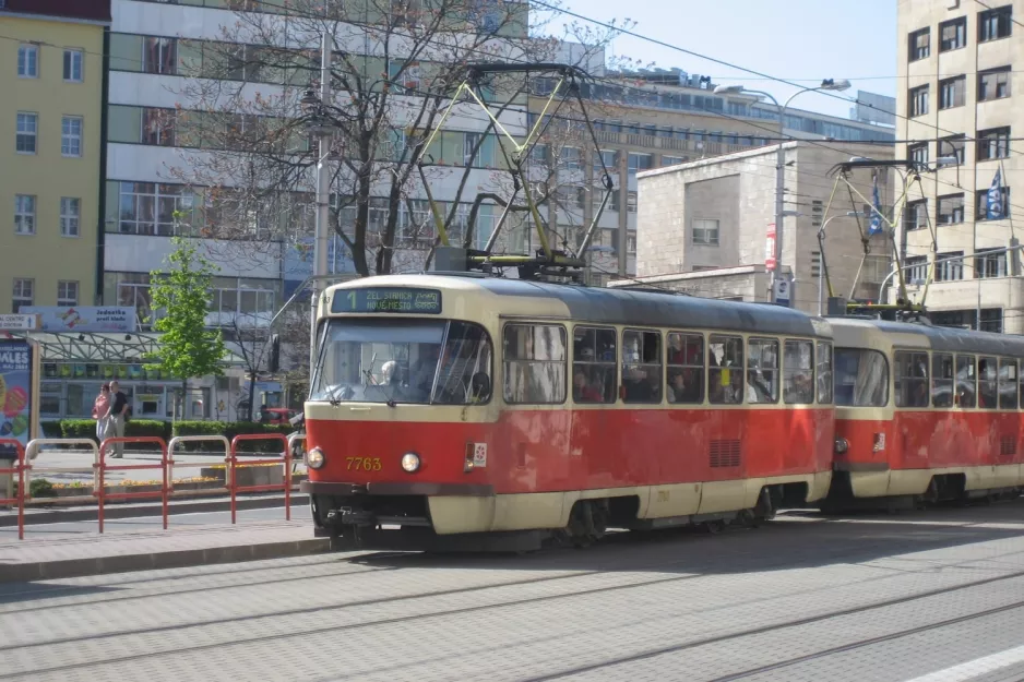 Bratislava sporvognslinje 1 med motorvogn 7763 på Centrum (2008)