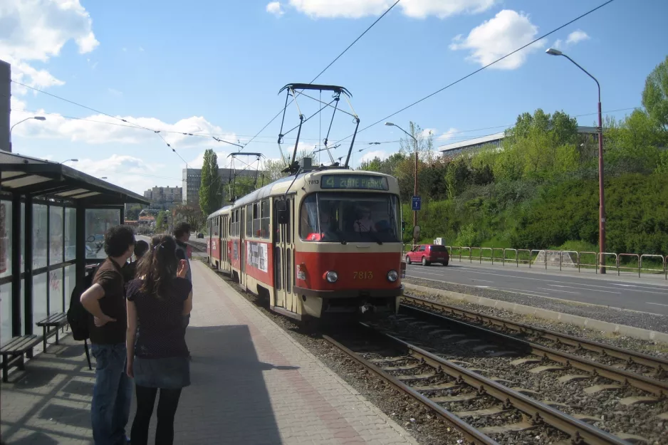 Bratislava sporvognslinje 4 med motorvogn 7813 ved Botanická záhrada (2008)