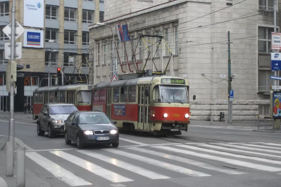 Bratislava sporvognslinje 4 med motorvogn 7815 på Námestie SNP (2008)