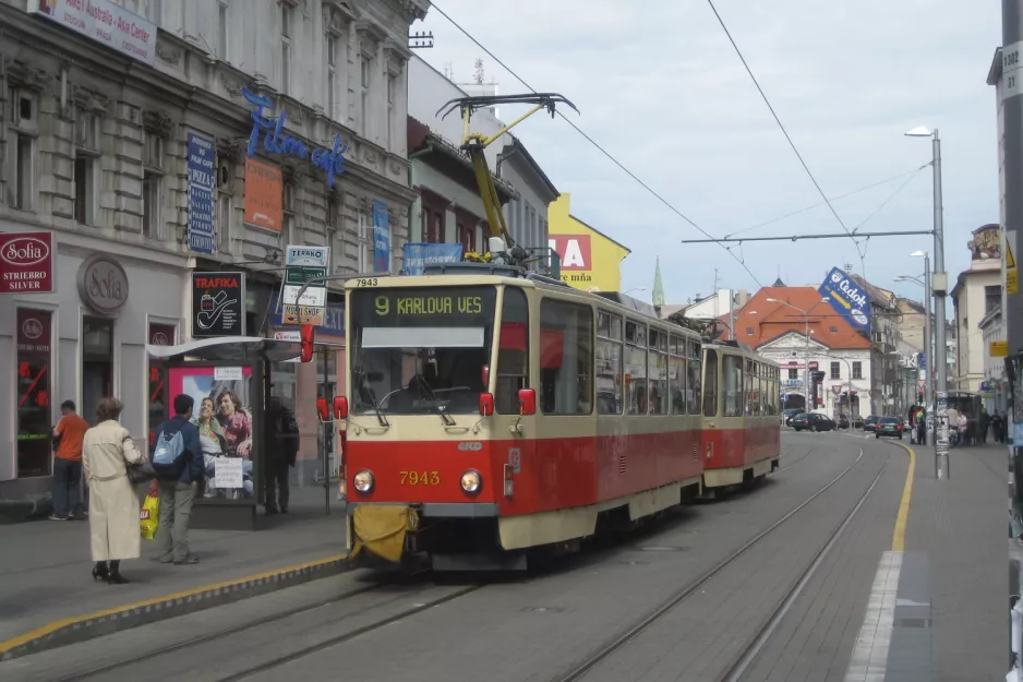 Bratislava sporvognslinje 9 med motorvogn 7943 ved Poštová (2008)
