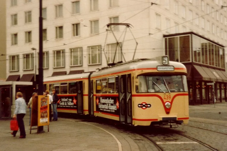 Bremen ekstralinje 5 med ledvogn 439 på Bahnhofsplatz (1982)