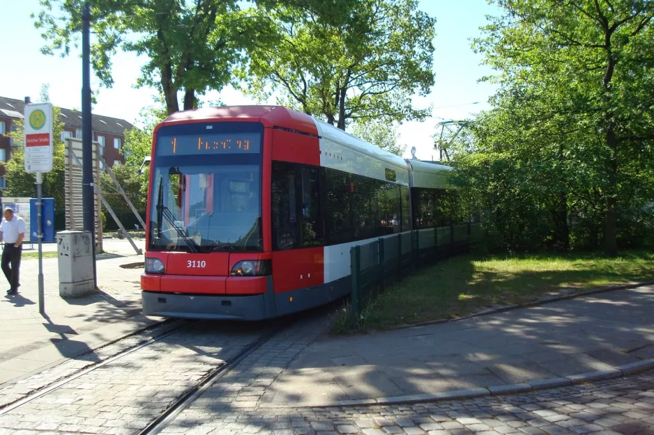 Bremen sporvognslinje 1 med lavgulvsledvogn 3110 ved Osterholz Züricher Straße (2011)