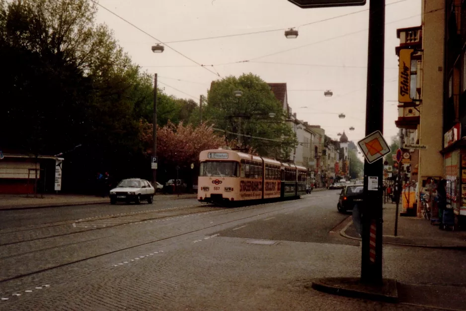 Bremen sporvognslinje 1 med ledvogn 557 nær Theater am Leibnizplatz (1989)