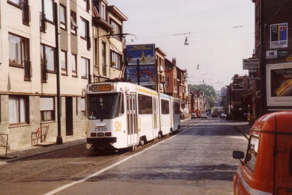 Bruxelles sporvognslinje 55 med ledvogn 7930 ved Silence/Stilte (1990)