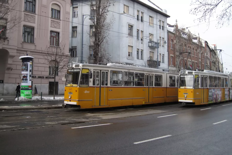 Budapest sporvognslinje 41 med ledvogn 1445 på Bartók Béla út (2013)