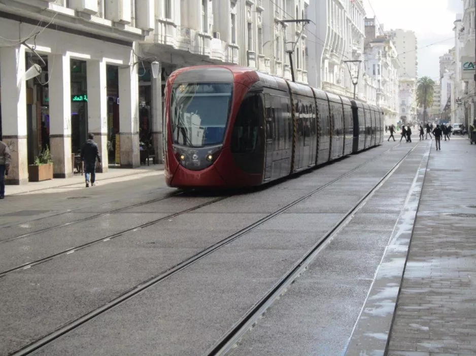 Casablanca sporvognslinje T1  tæt på Marché Central (2018)