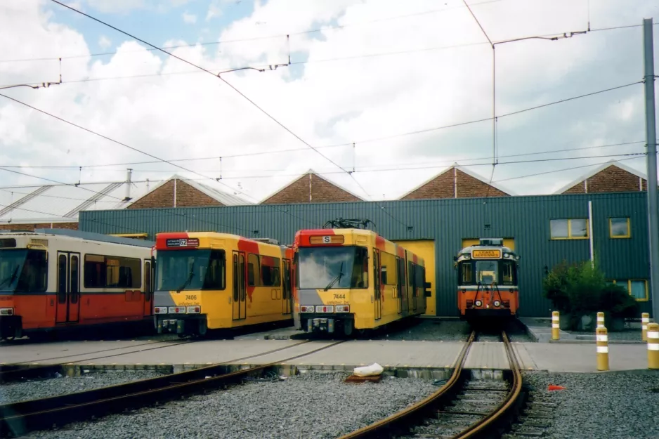 Charleroi ledvogn 7406 ved remisen Jumet (2007)