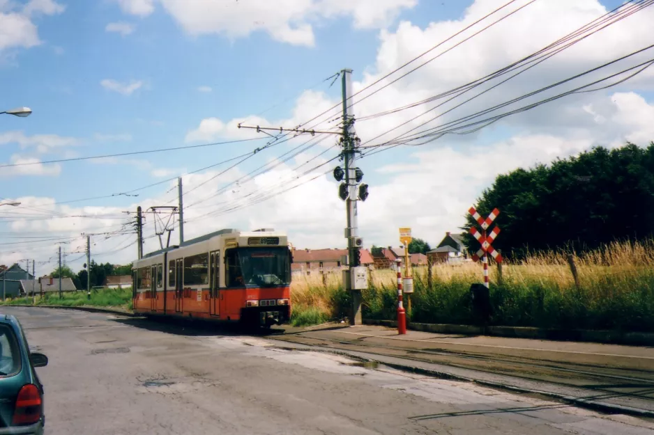 Charleroi sporvognslinje M1 med ledvogn 6104 ved Jonction Anderlues (2007)