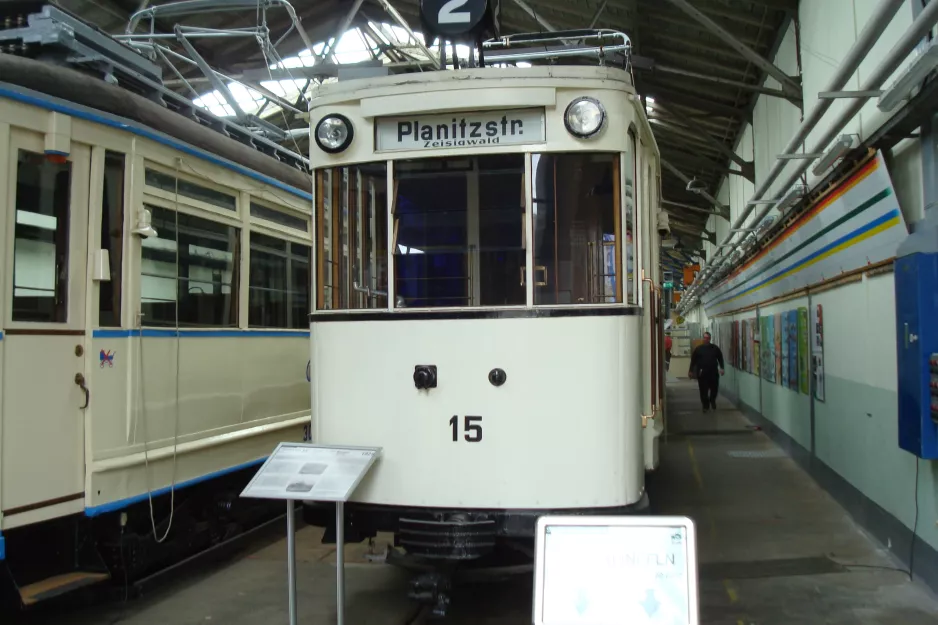 Chemnitz motorvogn 15 i Straßenbahnmuseum Chemnitz (2015)