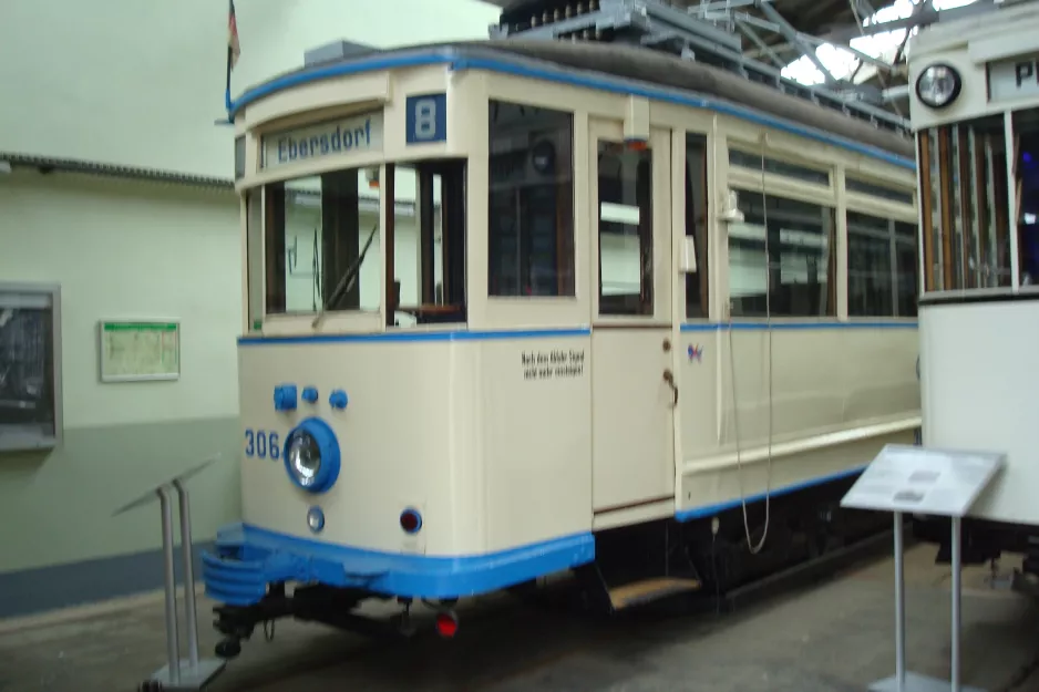 Chemnitz motorvogn 306 i Straßenbahnmuseum (2015)