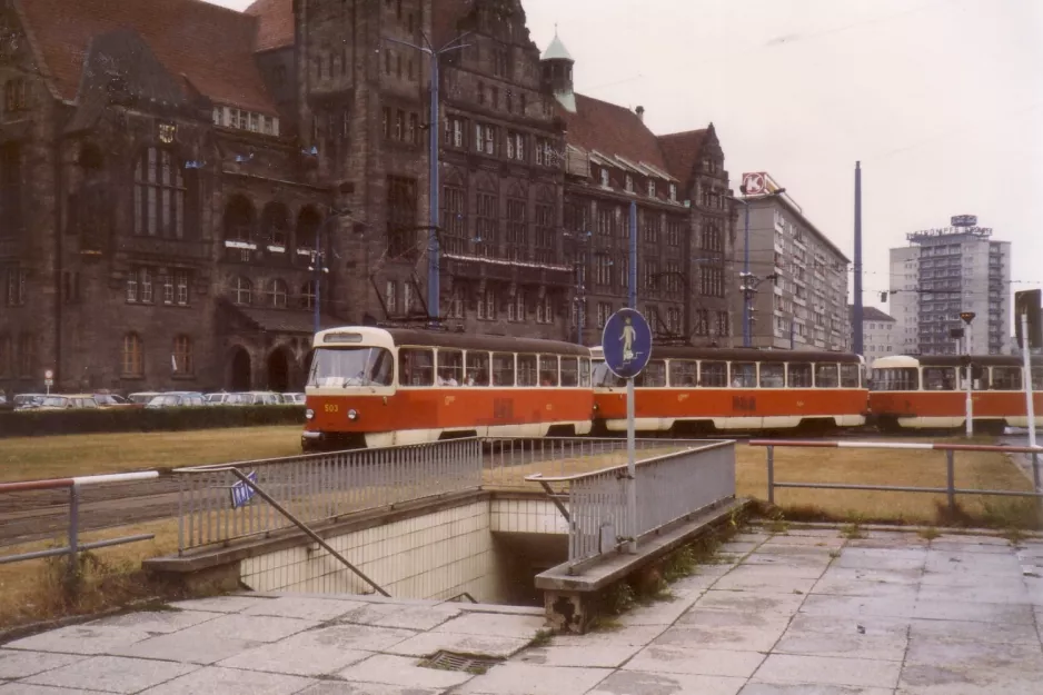 Chemnitz sporvognslinje 2 med motorvogn 503 ved Zentralhaltestelle (1990)