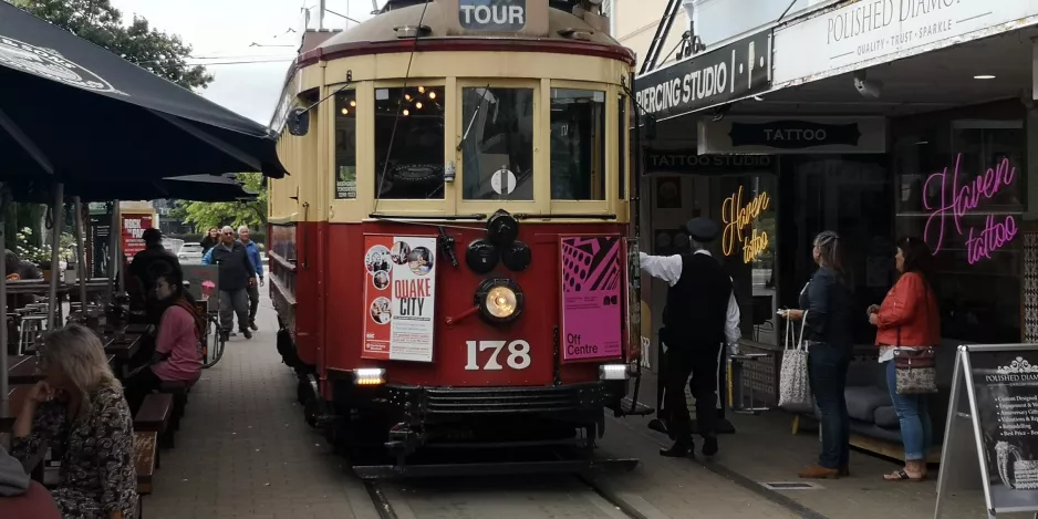 Christchurch Tramway line med motorvogn 178 på New Regent Street (2023)