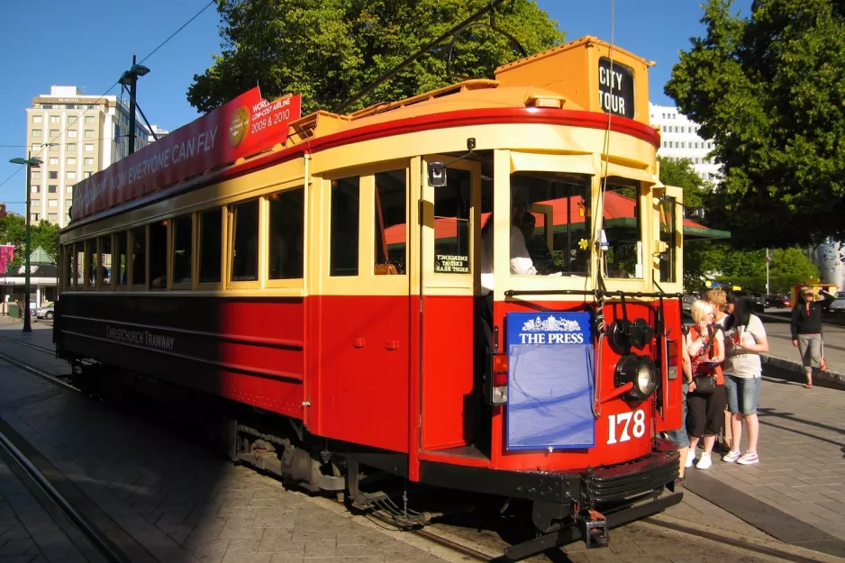 Christchurch Tramway line med motorvogn 178, siden Christchurch Tramway (2011)