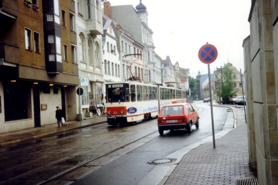 Cottbus sporvognslinje 2 med ledvogn 55 på Altmarkt (1993)