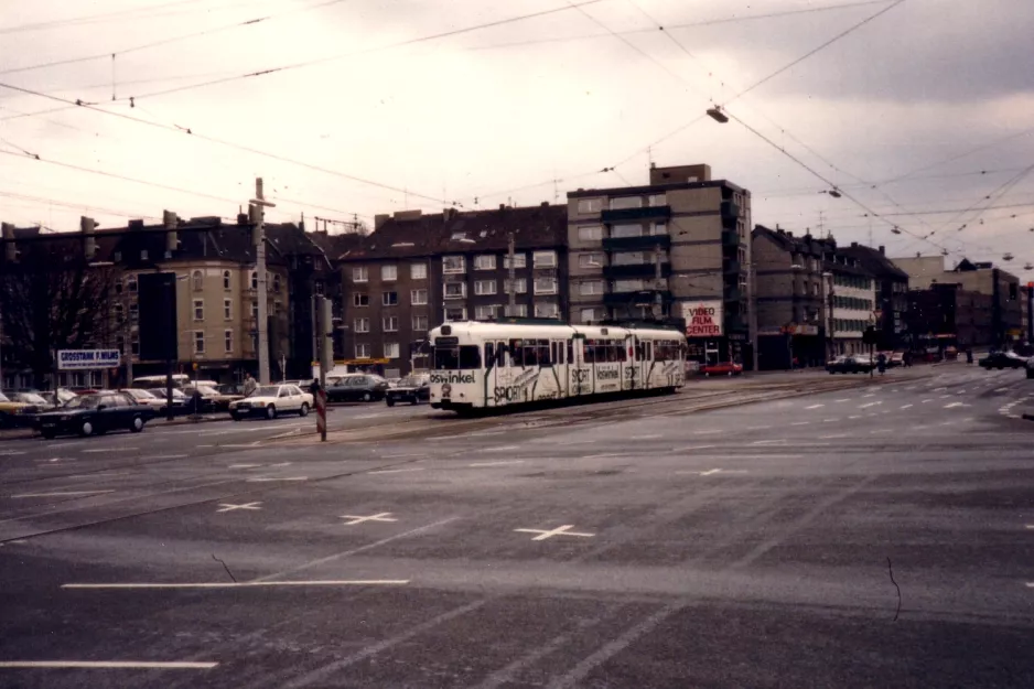 Dortmund sporvognslinje 402 med ledvogn 24 på Brüderweg (1988)