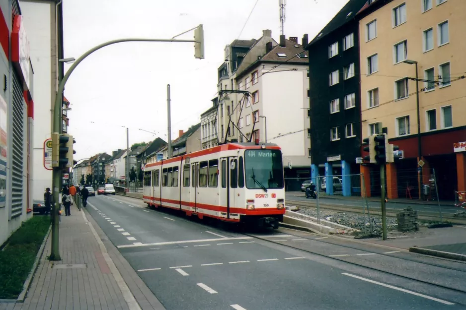 Dortmund sporvognslinje U44 med ledvogn 150 på Rheinische Straße (2007)
