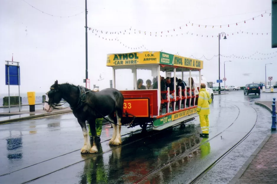 Douglas, Isle of Man Horse Drawn Trams med åben hestesporvogn 33, forsiden Sea Terminal (2006)