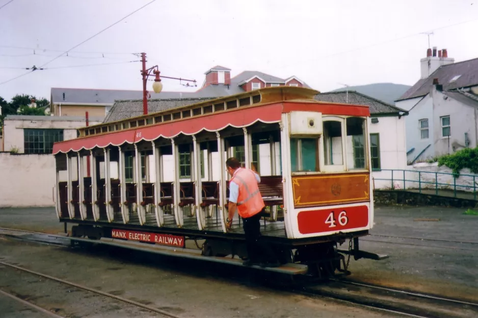 Douglas, Isle of Man Manx Electric Railway med åben bivogn 46 ved Ramsey (2006)