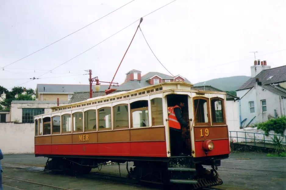 Douglas, Isle of Man Manx Electric Railway med motorvogn 19 ved Ramsey (2006)