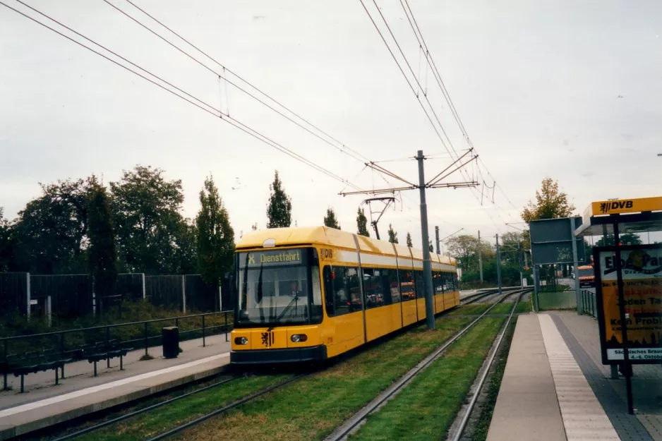 Dresden lavgulvsledvogn 2719 ved Semmelweisstraße (2002)