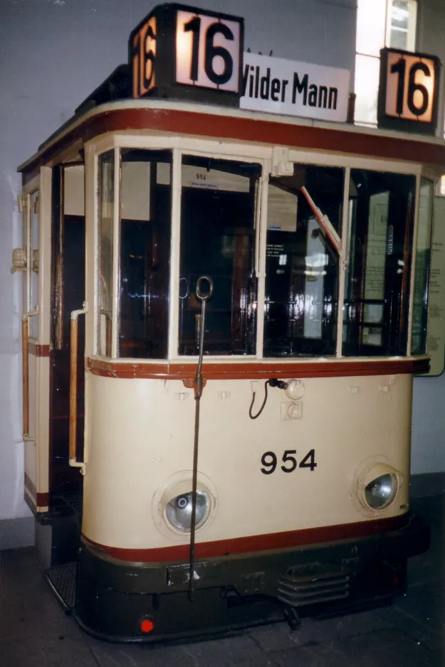 Dresden motorvogn 954 på Verkehrsmuseum (1996)