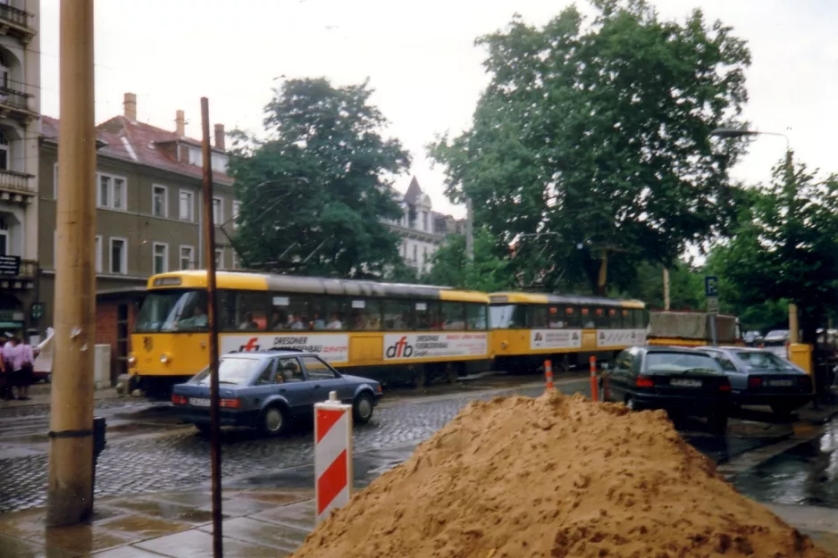 Dresden sporvognslinje 11  tæt på Bautzner Straße/Rothenbürger Straße (1993)