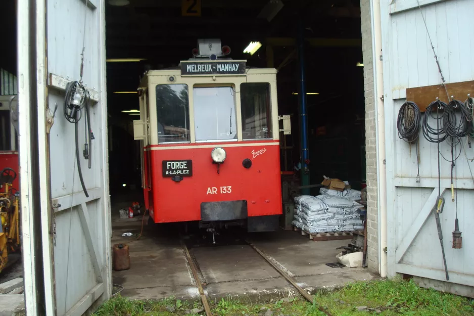 Erezée motorvogn AR 133 "Francais" inde i Tramway Touristique de l'Aisne (2014)