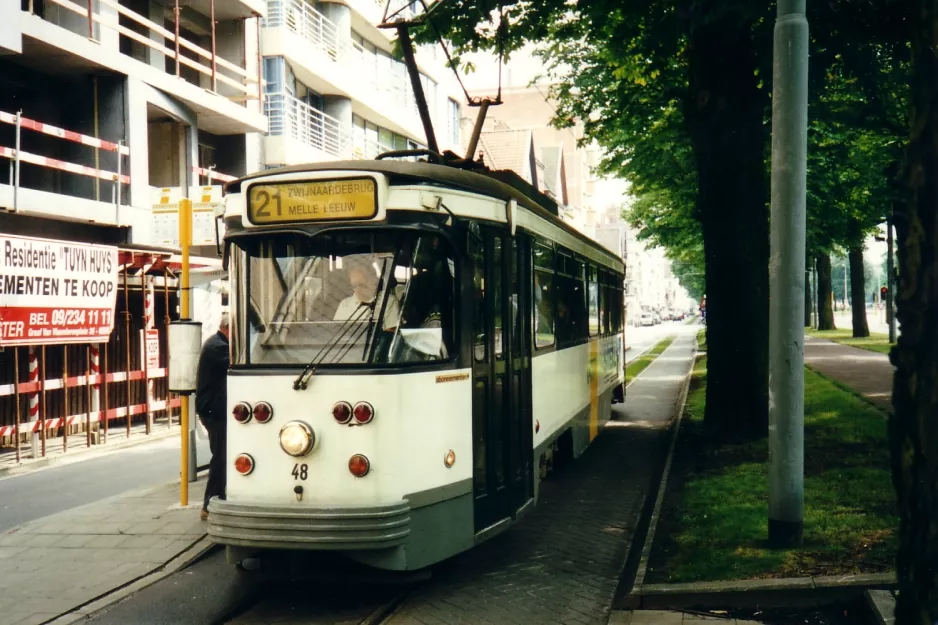 Gent sporvognslinje 2 med motorvogn 48 ved Vijfwindgatenstraat (2002)