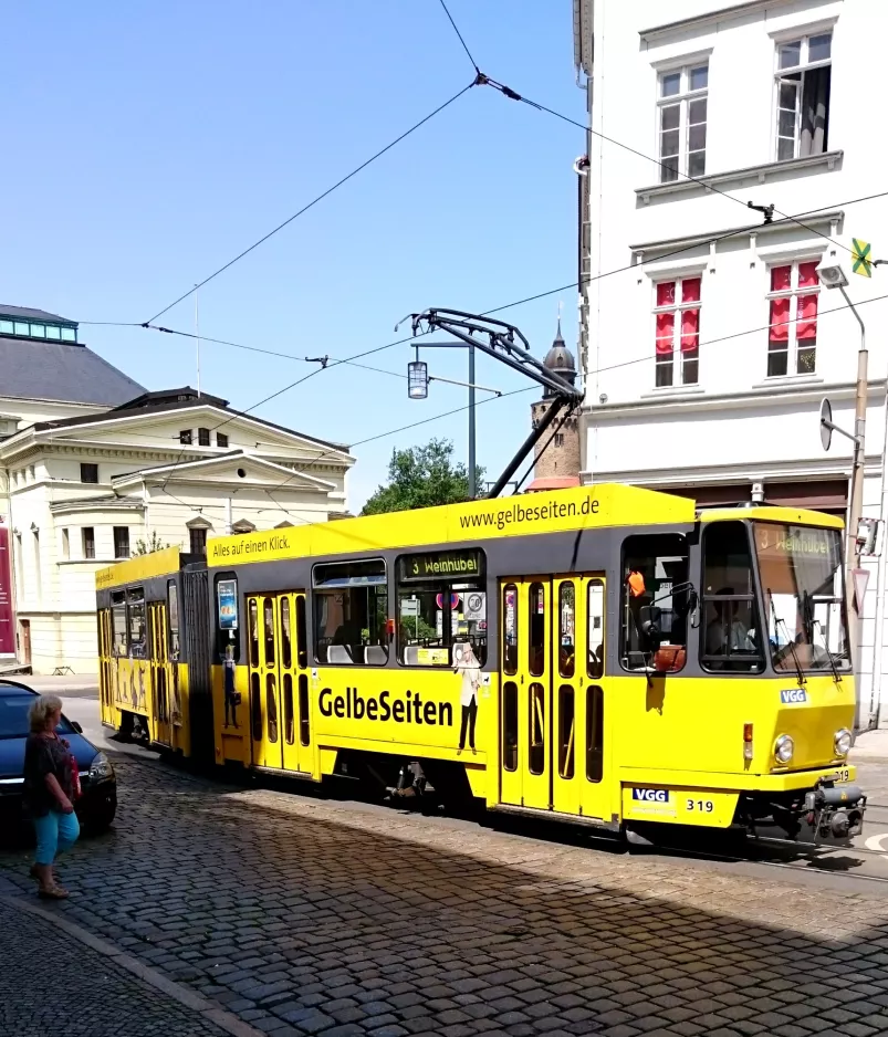 Görlitz sporvognslinje 1 med ledvogn 319 tæt på Bahnhof (2015)