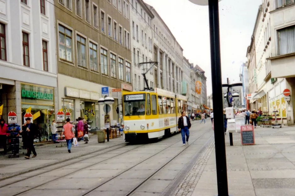 Görlitz sporvognslinje 2 med ledvogn 4 nær Postplatz (1993)