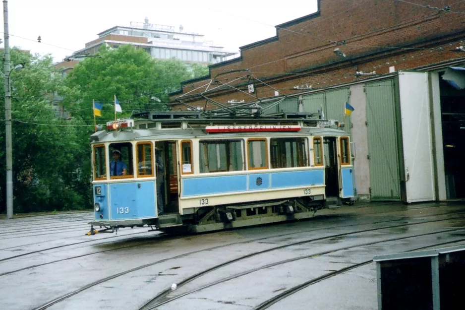 Gøteborg motorvogn 133 foran Gårdahallen (2005)