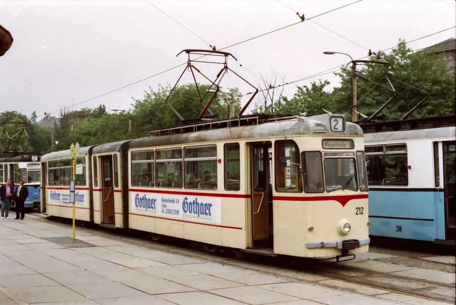 Gotha sporvognslinje 2 med ledvogn 212 ved Hauptbahnhof (1992)