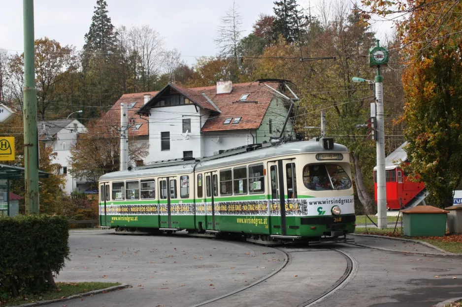 Graz sporvognslinje 1 med ledvogn 268 ved Mariatrost (Tramway Museum) (2008)