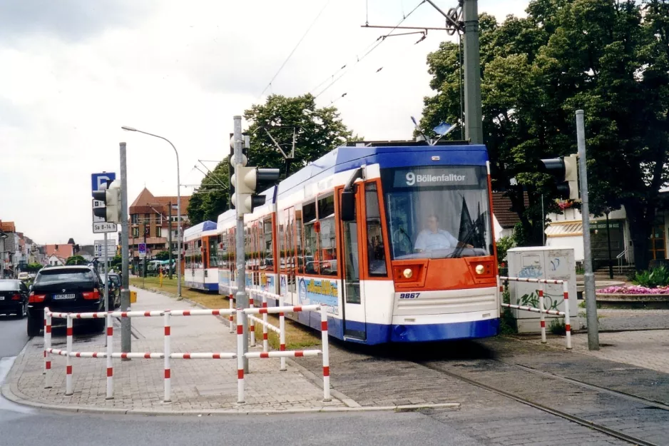 Griesheim sporvognslinje 9 med lavgulvsledvogn 9867 nær Kantstr. (2003)