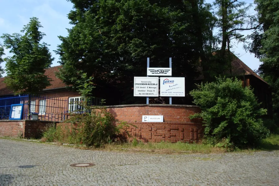 Hannover foran Straßenbahn-Museum (2008)