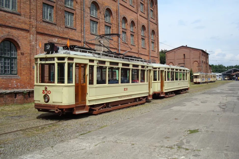 Hannover motorvogn 830 foran Straßenbahn-Museum (2008)