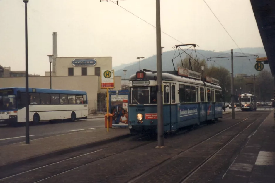 Heidelberg ekstralinje 21 med ledvogn 215 ved HD Hauptbahnhof (1990)