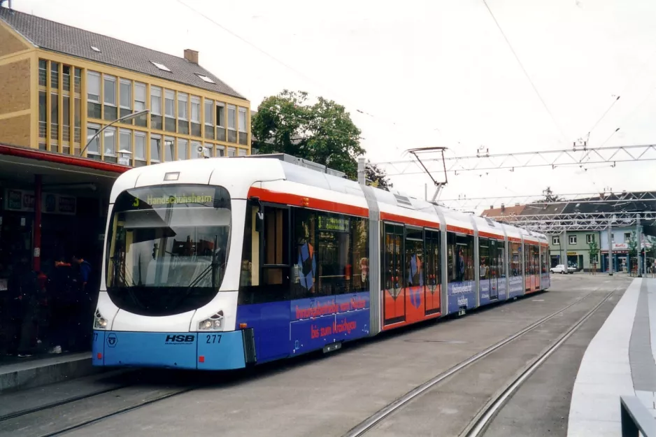 Heidelberg sporvognslinje 23 med lavgulvsledvogn 277 ved Schriesheim Bahnhof (2003)