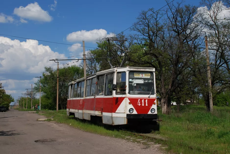 Horlivka sporvognslinje 1 med motorvogn 411 på Orlovska Ulitsa (Orlovs'ka St) (2011)