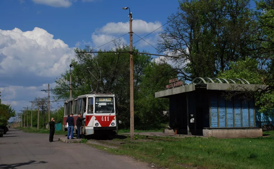 Horlivka sporvognslinje 1 med motorvogn 411 ved Chaikovska Street (2011)