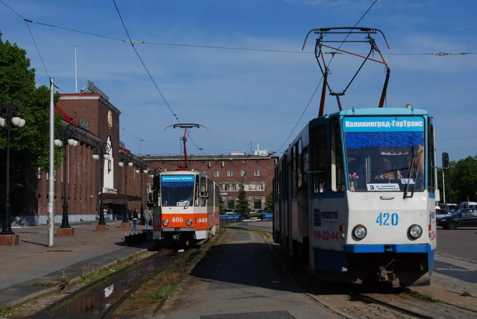 Kaliningrad sporvognslinje 1 med ledvogn 606 ved Passazhirskij (2012)