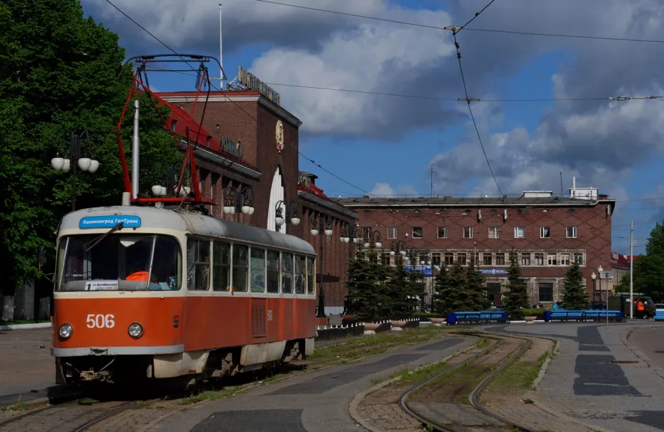 Kaliningrad sporvognslinje 1 med motorvogn 506 ved Passazhirskij (2012)