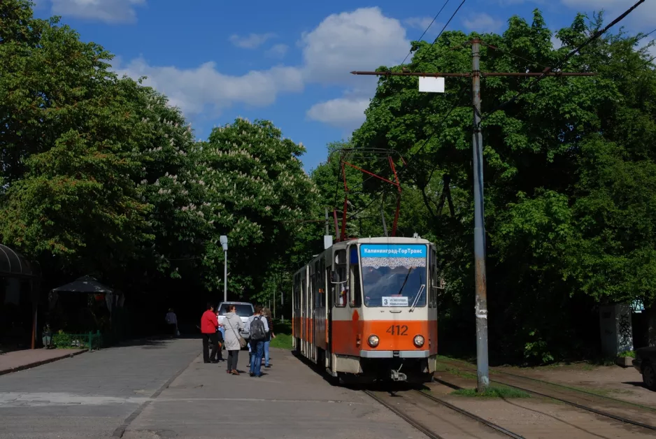 Kaliningrad sporvognslinje 3 med ledvogn 412 på Festivalnaya Alleya (2012)