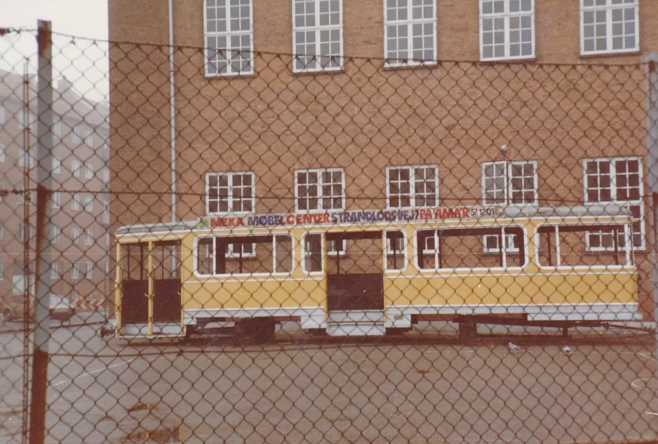 København bivogn 1531 udenfor Sundparkens skole (1983)
