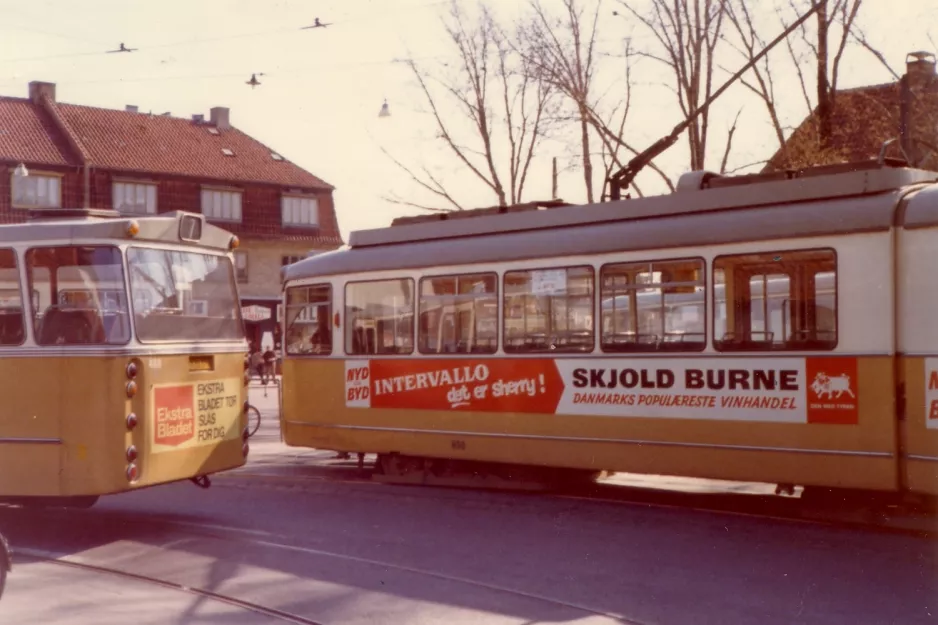 København sporvognslinje 5 med ledvogn 896 ved Husum (1972)