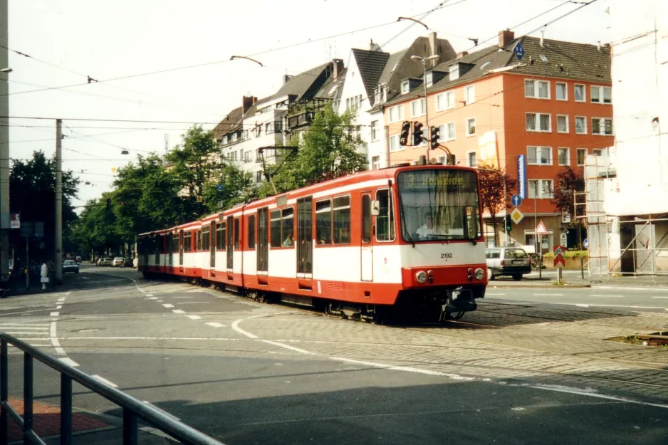 Köln sporvognslinje 3 med ledvogn 2192 nær Deutz / Messe (2002)